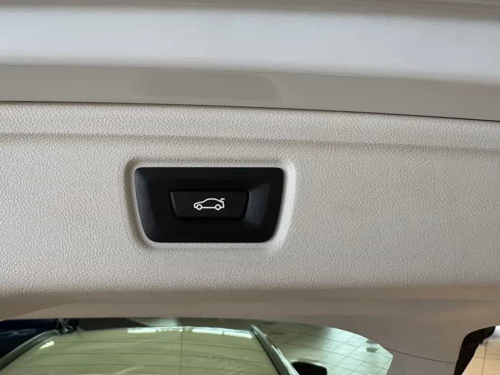 BMW 320 d xDrive Touring/LED/Navi Prof/Ahk 04/2022-photo-8