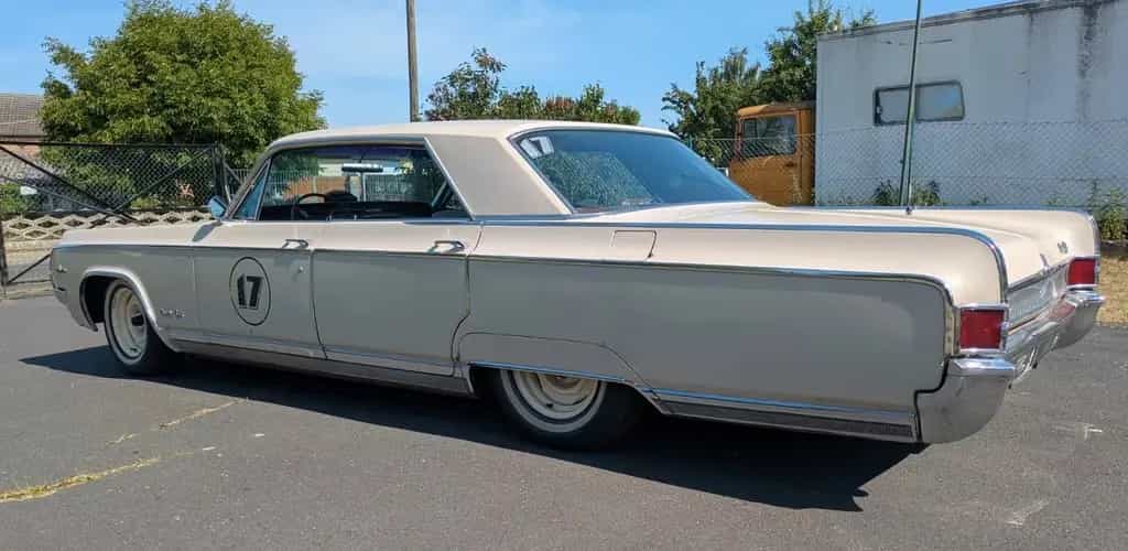 Oldsmobile Other Ninety Eight / V8 Holiday Sedan 98 07/1964-photo-1