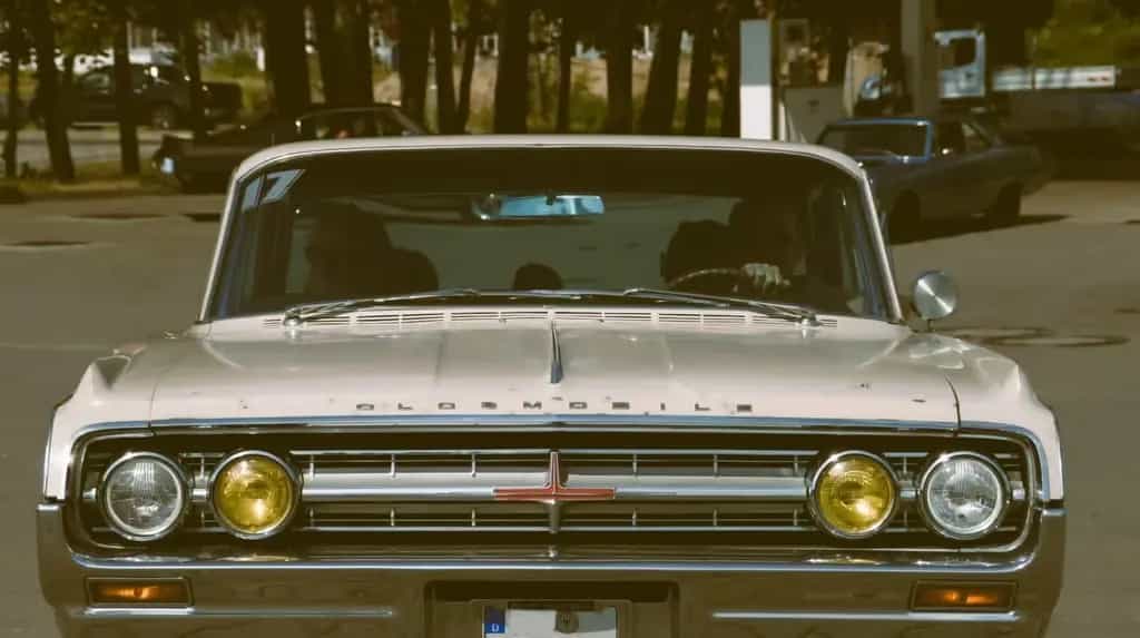 Oldsmobile Other Ninety Eight / V8 Holiday Sedan 98 07/1964-photo-11