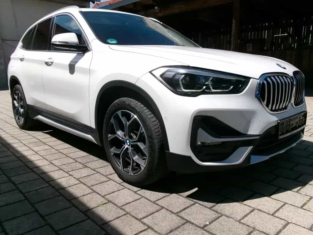 BMW X1 xDrive 20 d xLine/T-Leder/Navi/LED 08/2019-photo-0