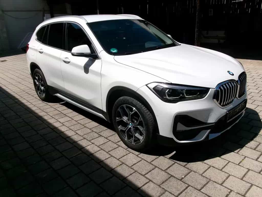 BMW X1 xDrive 20 d xLine/T-Leder/Navi/LED 08/2019-photo-1