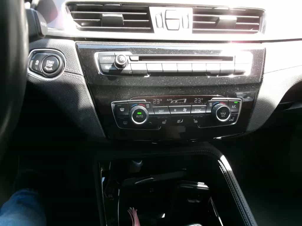 BMW X1 xDrive 20 d xLine/T-Leder/Navi/LED 08/2019-photo-10