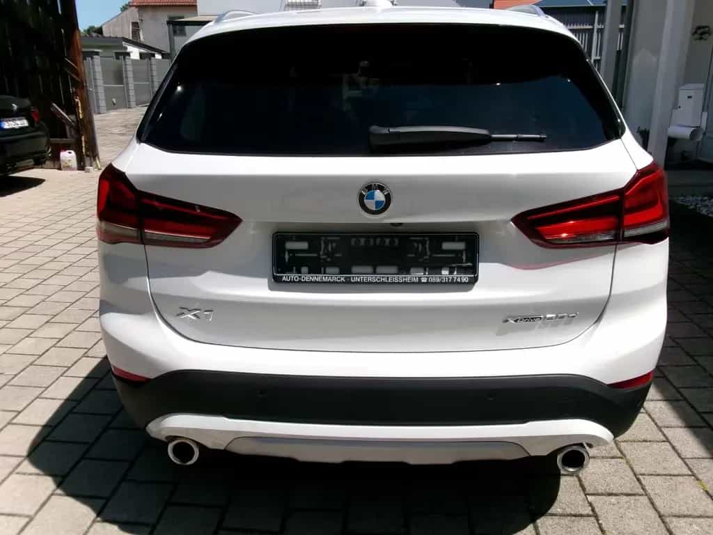 BMW X1 xDrive 20 d xLine/T-Leder/Navi/LED 08/2019-photo-5