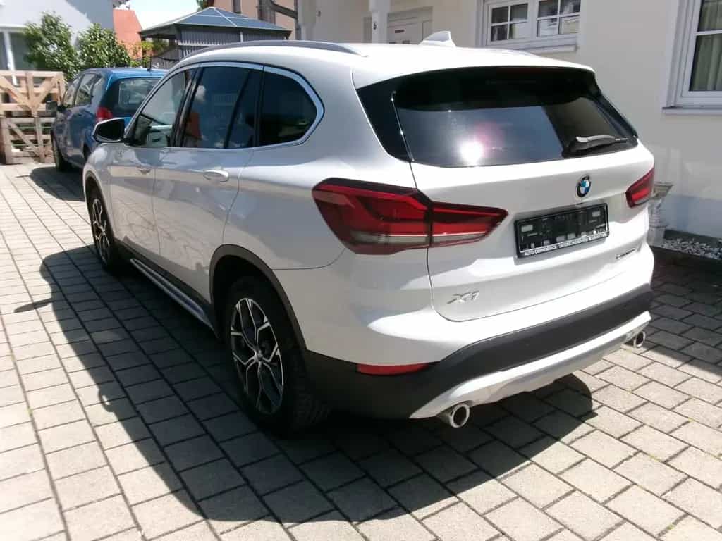 BMW X1 xDrive 20 d xLine/T-Leder/Navi/LED 08/2019-photo-6