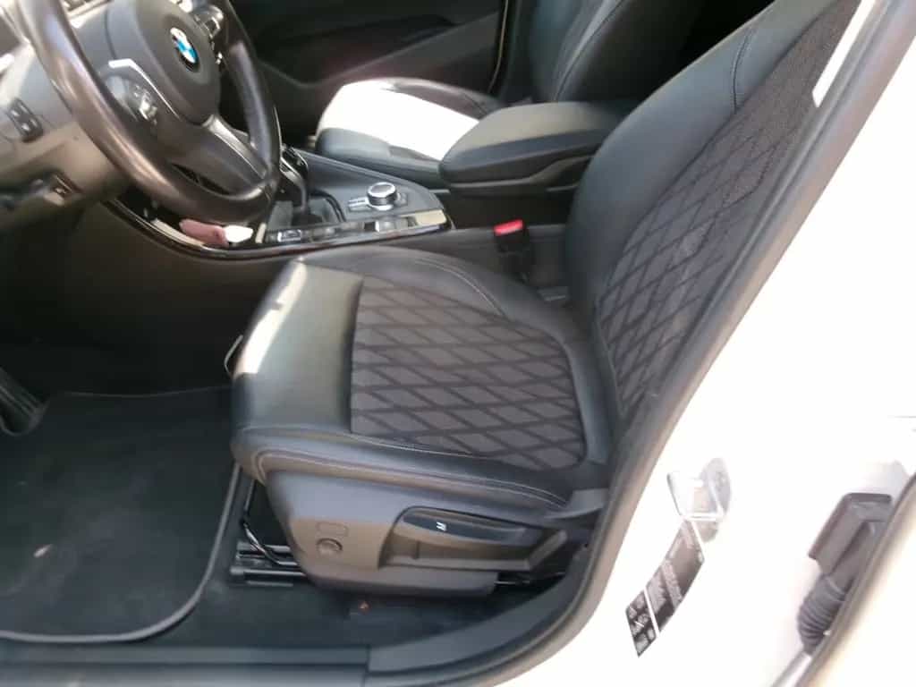 BMW X1 xDrive 20 d xLine/T-Leder/Navi/LED 08/2019-photo-7