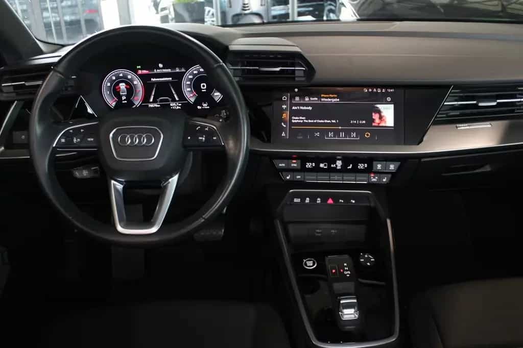 Audi A3 Limousine 35 TFSI advanced Matrix ACC App 10/2020-photo-4