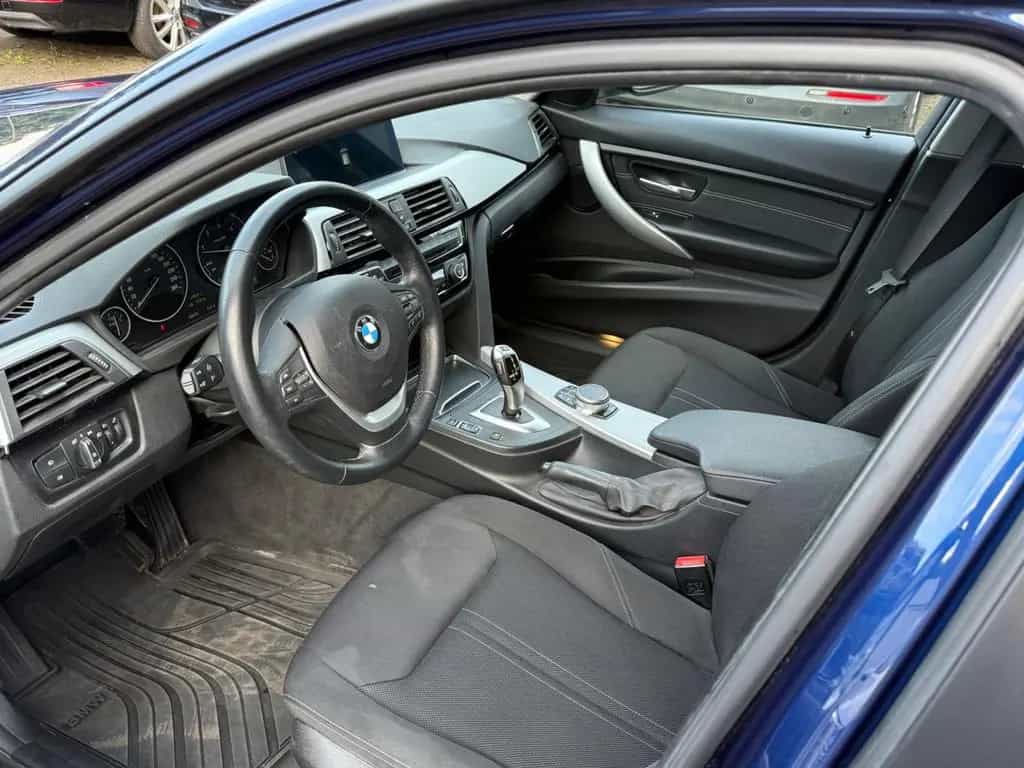 BMW 320 d Touring Automatik LED Navi Tempomat 06/2019-photo-5