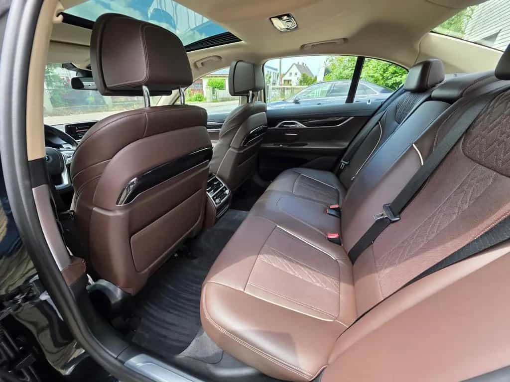 BMW 740 i 01/2018-photo-12