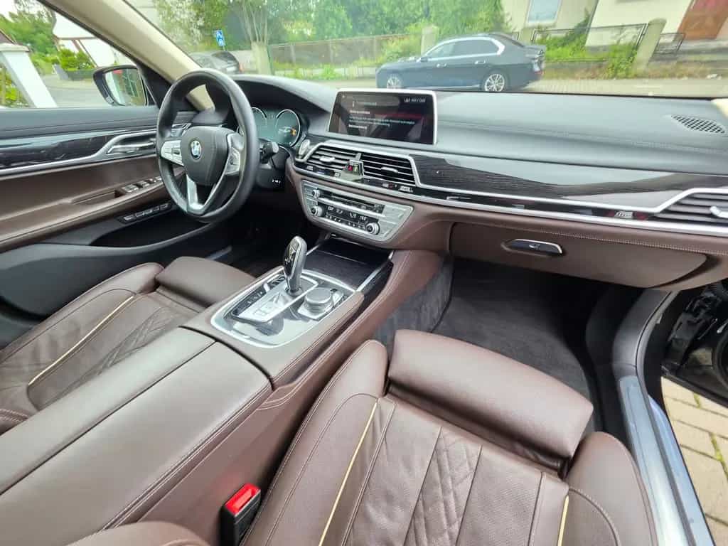 BMW 740 i 01/2018-photo-21