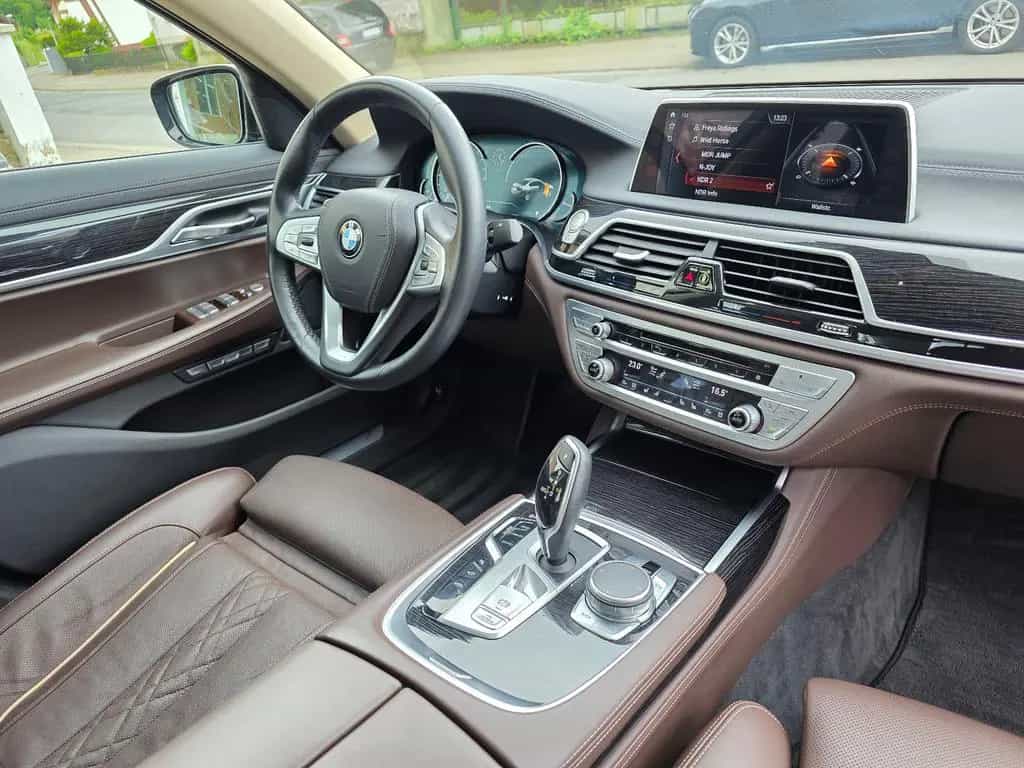 BMW 740 i 01/2018-photo-22