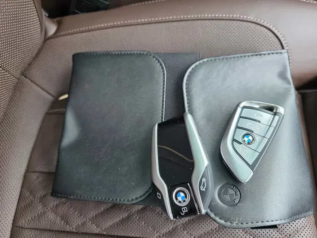 BMW 740 i 01/2018-photo-23