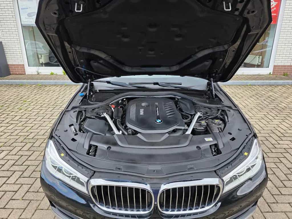 BMW 740 i 01/2018-photo-25