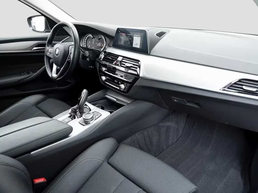 BMW 530 d  touring  Sport Line *LED*Navi*Panorama*He 03/2020-photo-6