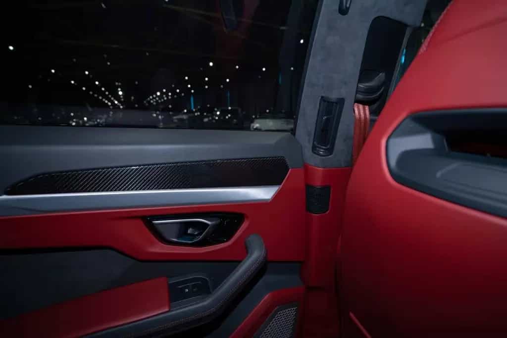 Lamborghini Urus B&0|MASSAGE|PANO 06/2020-photo-27