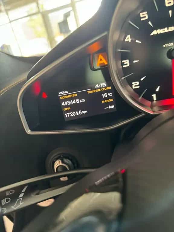 McLaren MP4-12C 3.8 V8 05/2013-photo-10