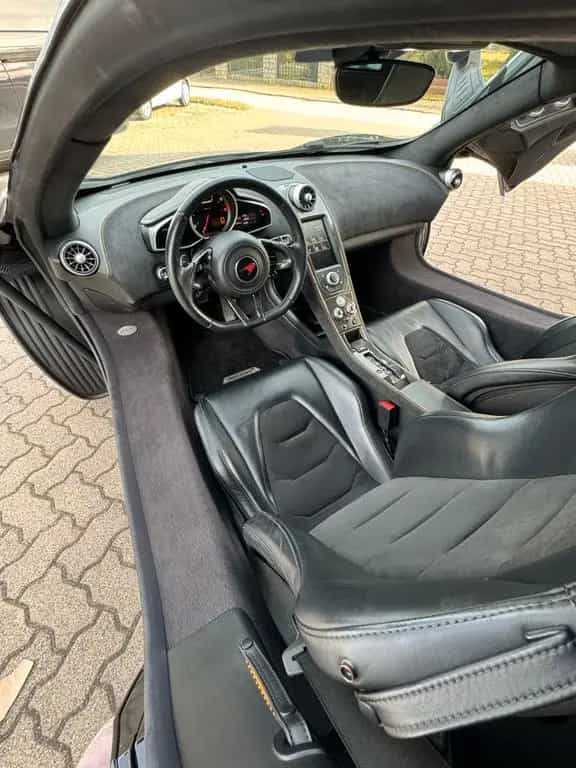 McLaren MP4-12C 3.8 V8 05/2013-photo-14