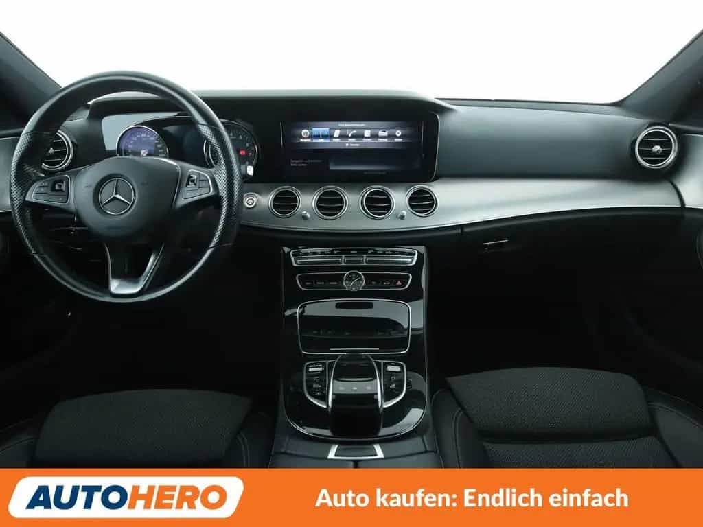 Mercedes-Benz E 250 E-Klasse E 250 T AMG Line Aut.*NAVI*LED*TEMPO* 05/2017-photo-11