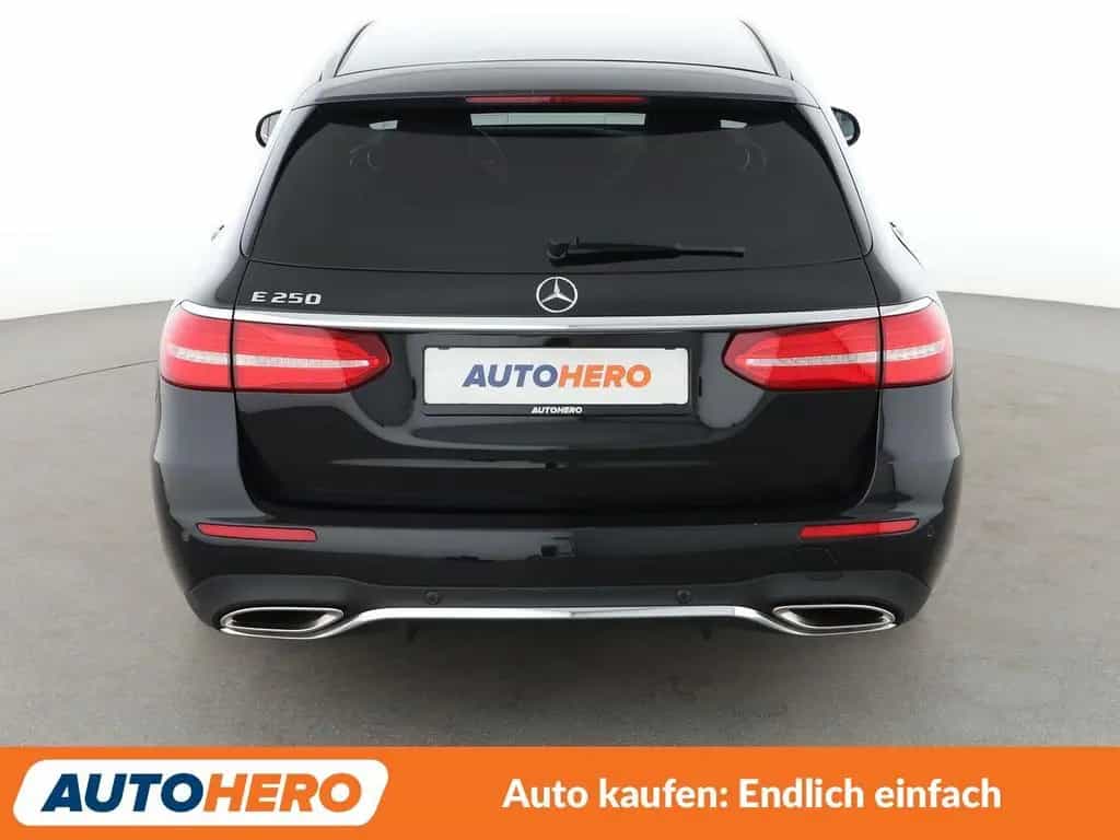 Mercedes-Benz E 250 E-Klasse E 250 T AMG Line Aut.*NAVI*LED*TEMPO* 05/2017-photo-4