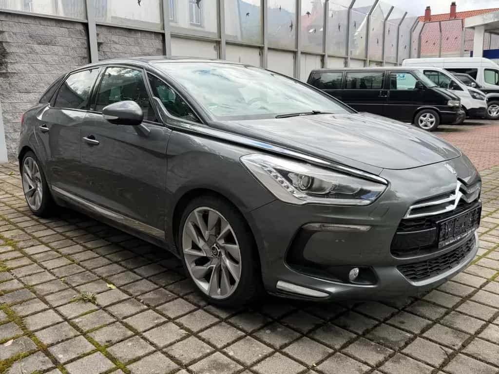 Citroën DS5 SportChic 07/2012-photo-1