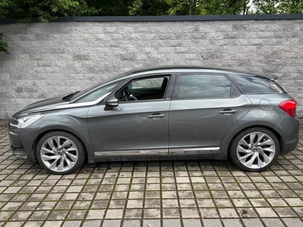 Citroën DS5 SportChic 07/2012-photo-2