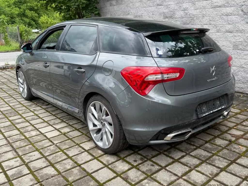 Citroën DS5 SportChic 07/2012-photo-3