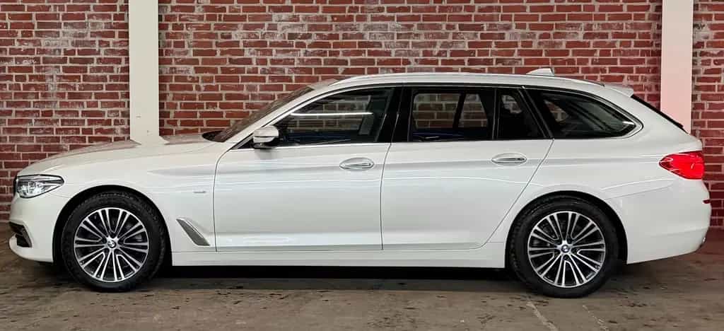 BMW 520 d Touring Luxury LED/HeadUP/ACC/PANO/R.Kamera 02/2018-photo-1