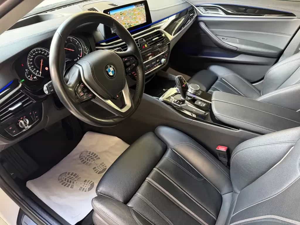 BMW 520 d Touring Luxury LED/HeadUP/ACC/PANO/R.Kamera 02/2018-photo-4