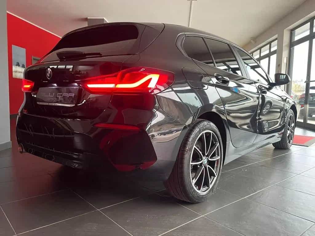 BMW 116 d SPORT AUT 116cv 04/2022-photo-4