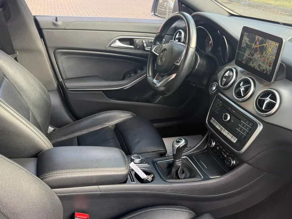 Mercedes-Benz CLA 200 CLA 200*AMG*-SPORT-PAKET*LEDER*NAVI*LED* 05/2017-photo-39