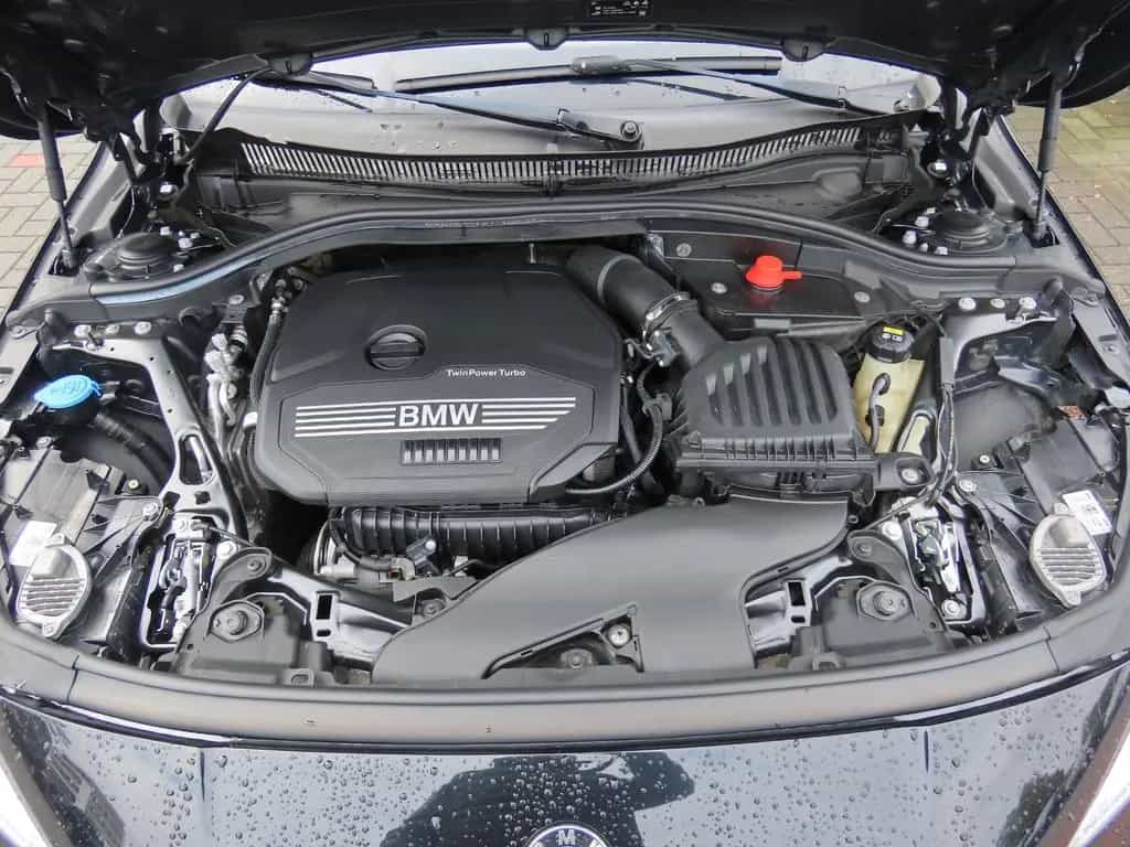 BMW 118 i Shadow-Line Leder Klimaauto. Navigation 03/2020-photo-3