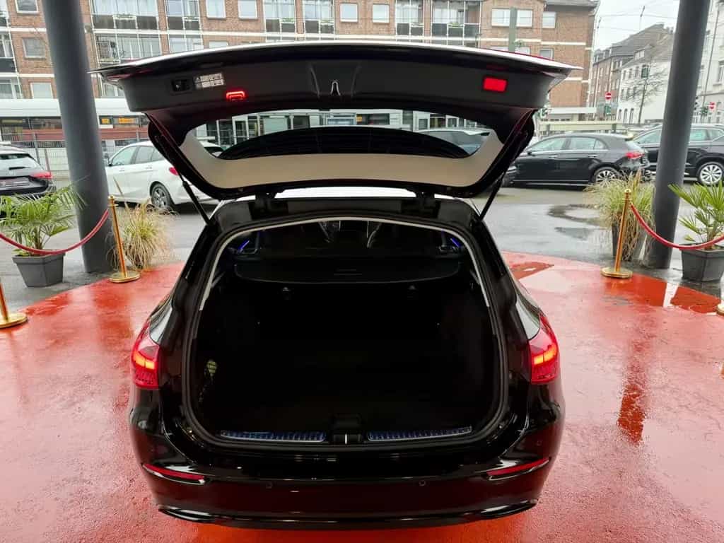 Mercedes-Benz C 220 Avantgarde 4Matic Business Paket 1. Hand 12/2021-photo-4