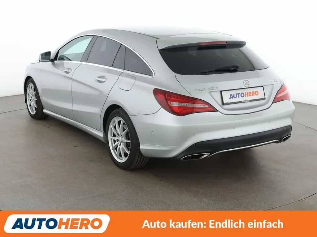 Mercedes-Benz CLA 220 Shooting Brake CLA-Klasse CLA 220 Shooting Brake 4Matic Urban 01/2017-photo-3