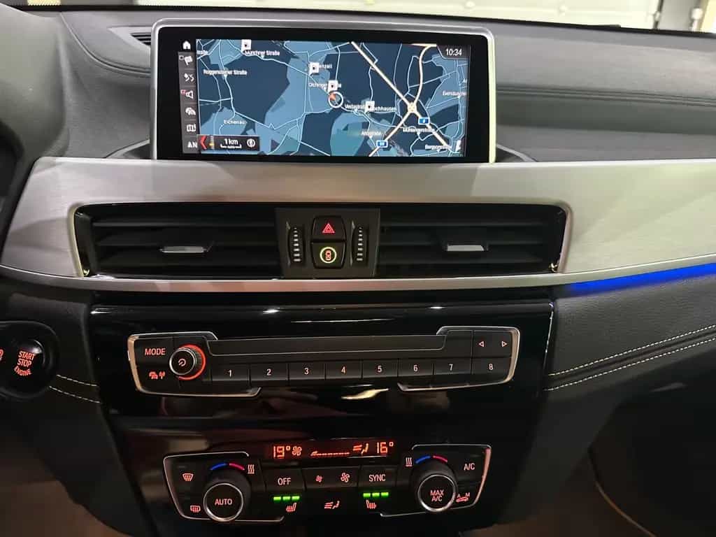 BMW X2 sDrive 18 d M Sport /NAVI / AHK /LEDER /LED 06/2020-photo-24