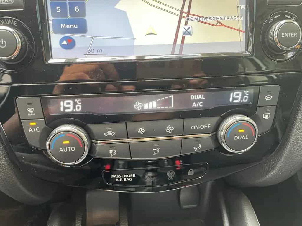 Nissan Qashqai 1.6 DIG-T N-Connecta *360°*Pano*SHZ*Navi 02/2017-photo-27
