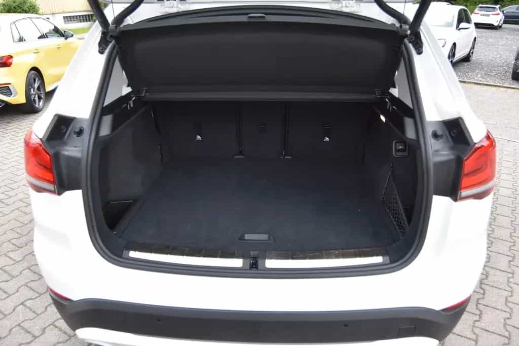 BMW X1 xDrive 20i Sportline  LED/Leder/RFK/NAVI/AHK 07/2020-photo-11