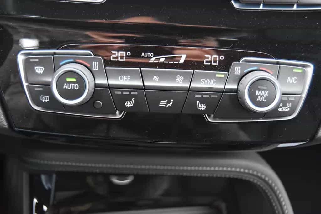 BMW X1 xDrive 20i Sportline  LED/Leder/RFK/NAVI/AHK 07/2020-photo-23