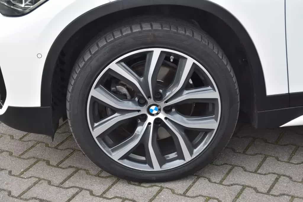 BMW X1 xDrive 20i Sportline  LED/Leder/RFK/NAVI/AHK 07/2020-photo-4