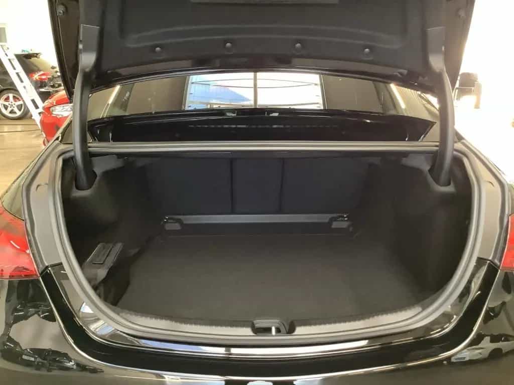 Mercedes-Benz C 180 +AMG+18''+LED+AHK+NIGHT+9G+MBUX+THERMATIC+ 04/2026-photo-14