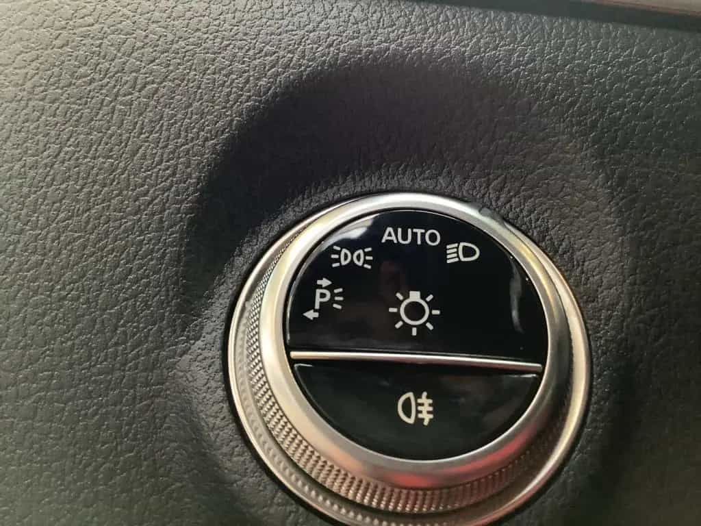 Mercedes-Benz C 180 +AMG+18''+LED+AHK+NIGHT+9G+MBUX+THERMATIC+ 04/2026-photo-16