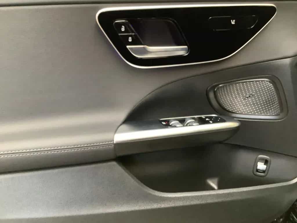 Mercedes-Benz C 180 +AMG+18''+LED+AHK+NIGHT+9G+MBUX+THERMATIC+ 04/2026-photo-8