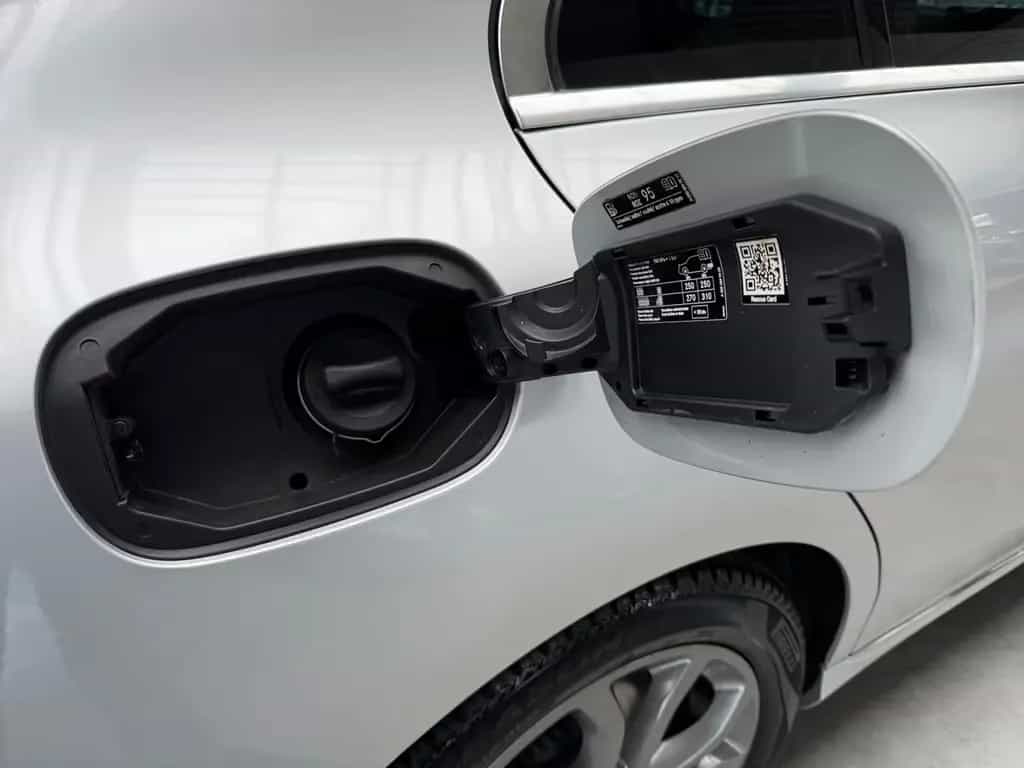 Mercedes-Benz C 200 AUTOMAT NAV+LED+EINPARKHILFE+ALLWETTER+TÜV 02/2016-photo-21