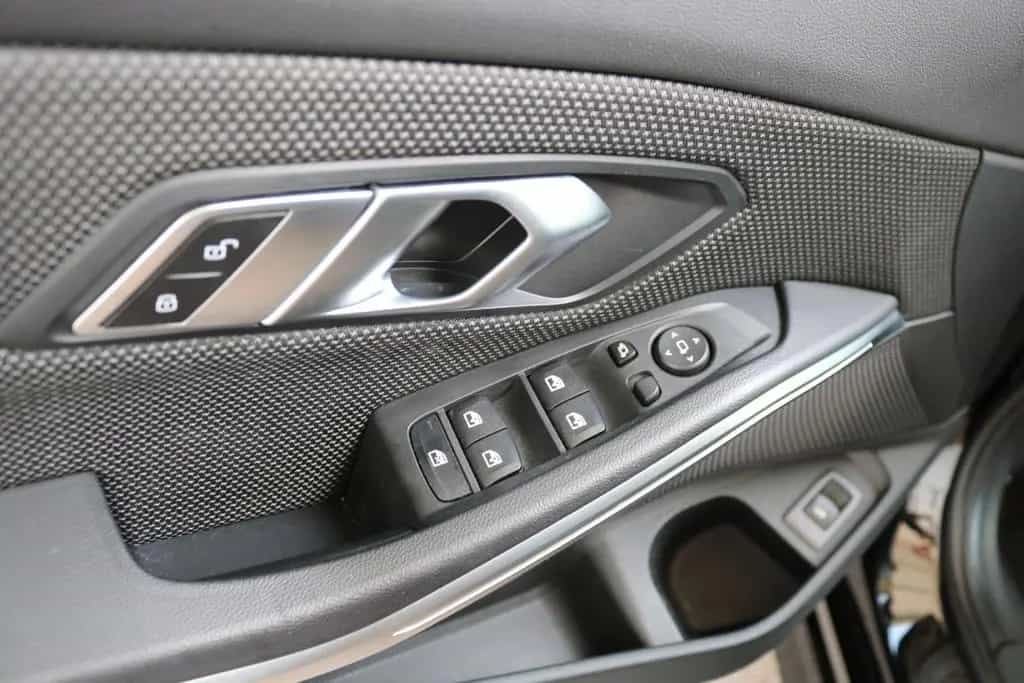 BMW 320 d Touring*Advantage*Automatik*AHK* 11/2021-photo-2