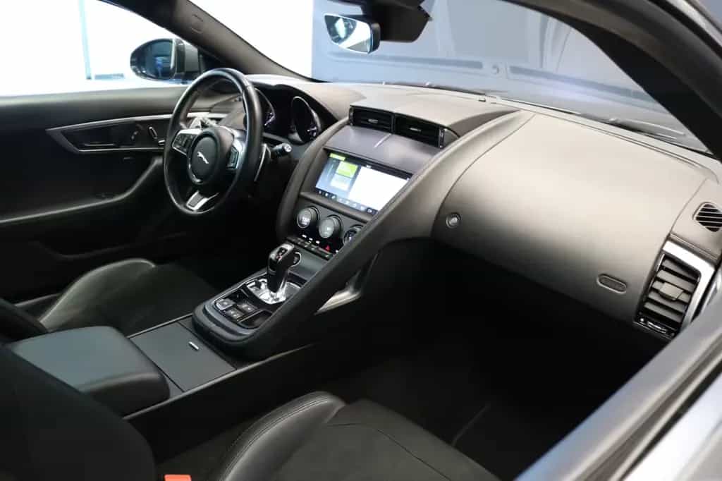 Jaguar F-Type Coupe P300 Automatik/PANO/KAMER/MERIDIAN 05/2018-photo-24