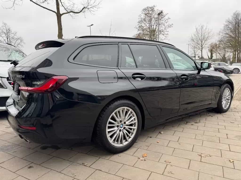 BMW 320 d xDrive Sport Line 06/2022-photo-4
