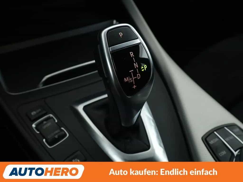 BMW 120 1er 120i Edition M Sport Shadow Aut.*NAVI*TEMPO* 11/2018-photo-22