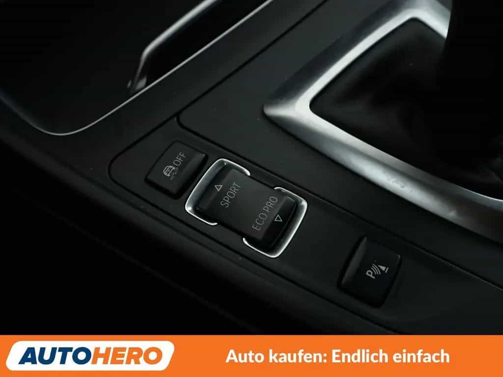 BMW 120 1er 120i Edition M Sport Shadow Aut.*NAVI*TEMPO* 11/2018-photo-23
