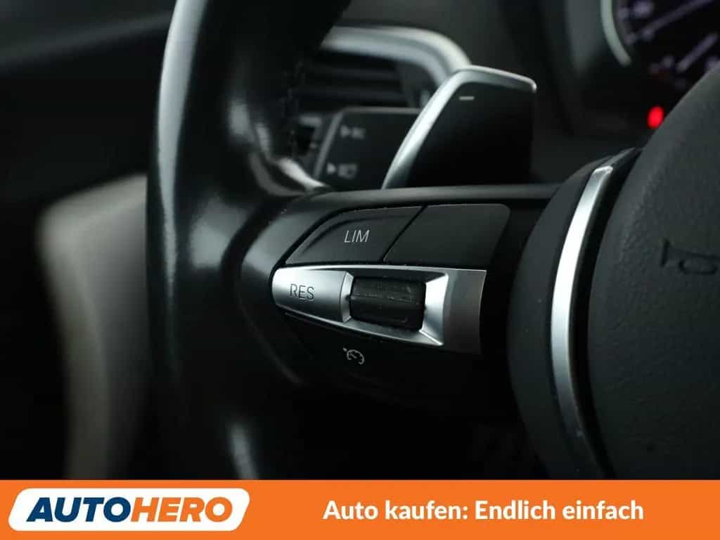 BMW 120 1er 120i Edition M Sport Shadow Aut.*NAVI*TEMPO* 11/2018-photo-26