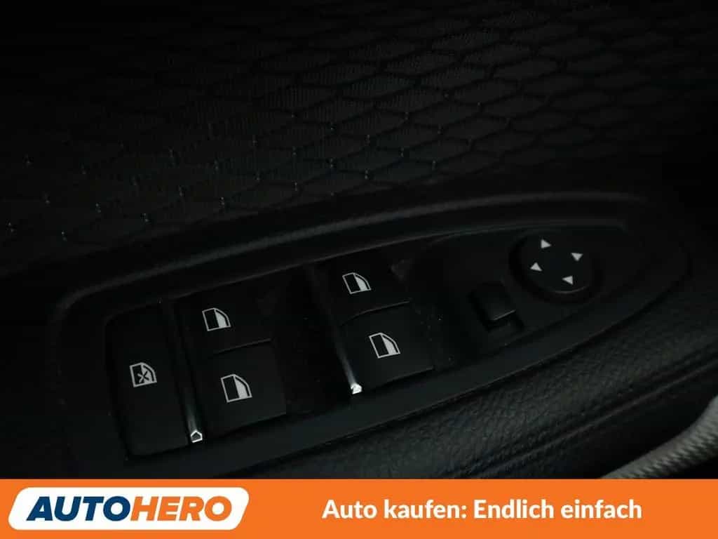 BMW 120 1er 120i Edition M Sport Shadow Aut.*NAVI*TEMPO* 11/2018-photo-27