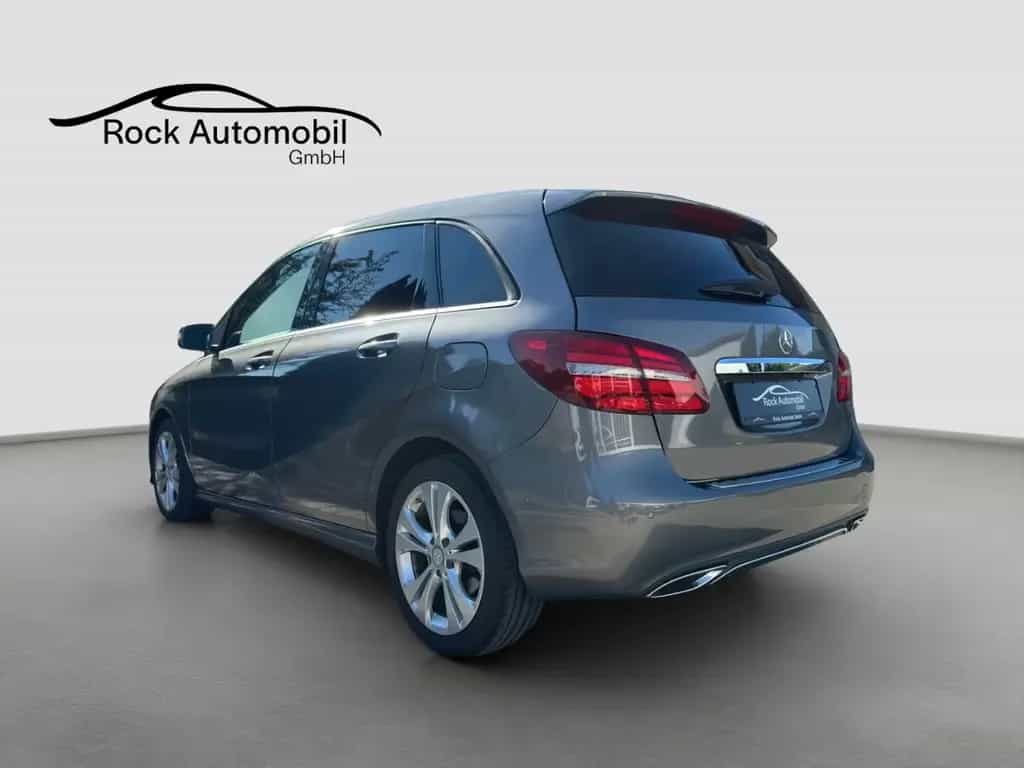 Mercedes-Benz B 200 d 7G Urban LED Navi - Rückfahrkamera *Gara 09/2016-photo-3