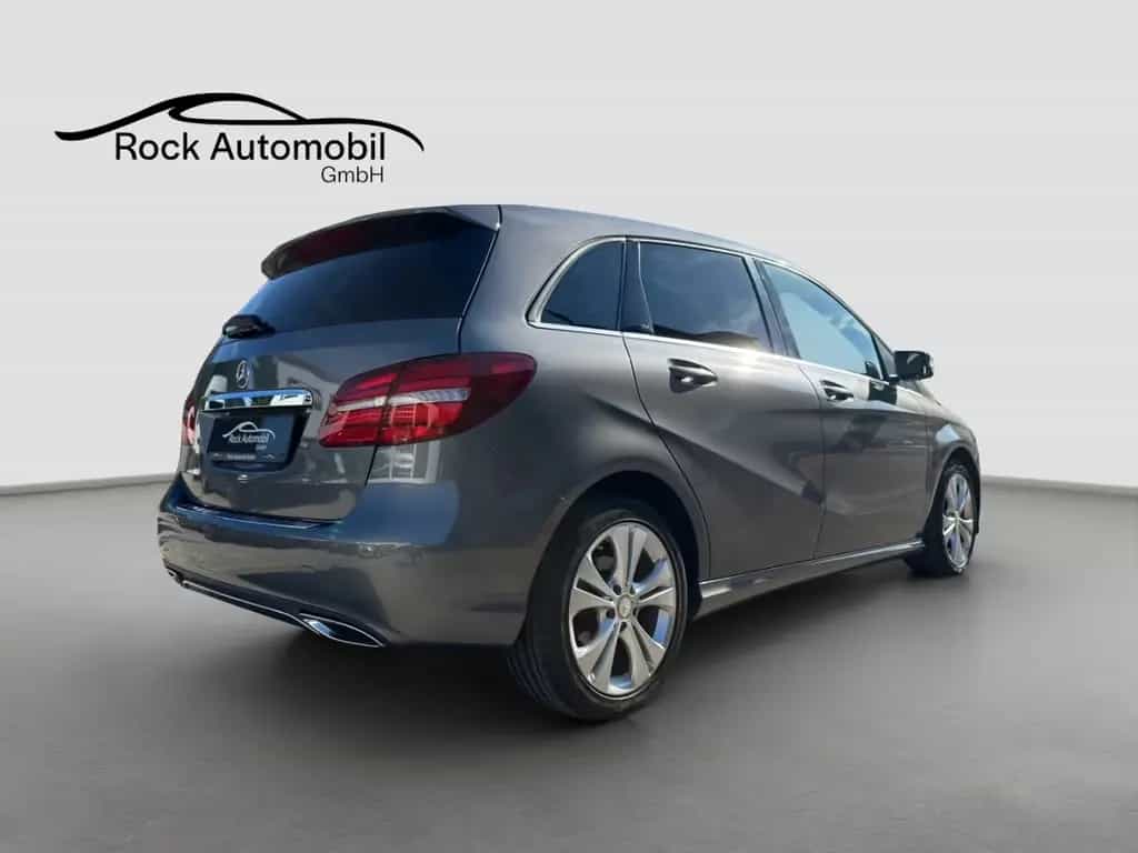 Mercedes-Benz B 200 d 7G Urban LED Navi - Rückfahrkamera *Gara 09/2016-photo-4